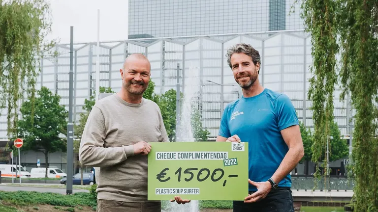Medewerkers van Greenchoice halen samen €1500 op voor Plastic Soup Surfer