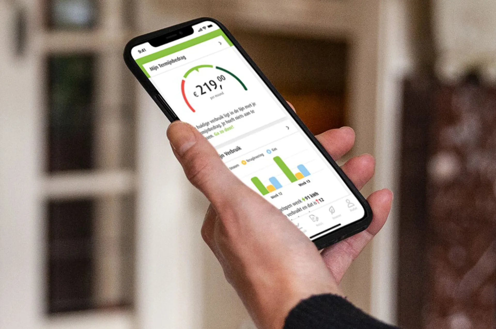 Greenchoice app Inzoom op een hand met smartphone met Greenchoice App
